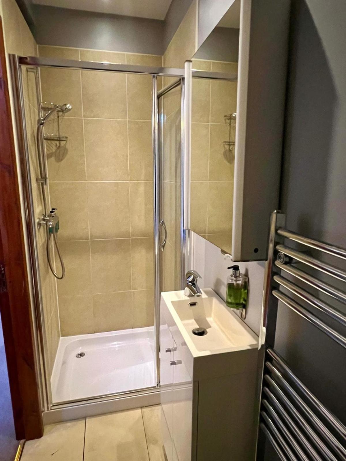 Cader Mountain View Cottage With Hot Tub In Snowdonia ドルゲラウ エクステリア 写真