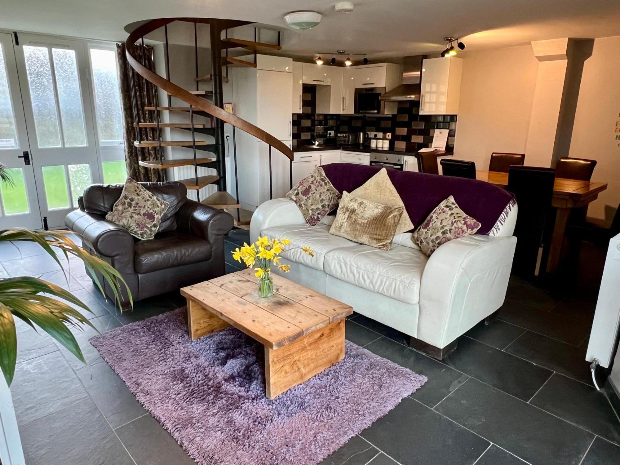 Cader Mountain View Cottage With Hot Tub In Snowdonia ドルゲラウ エクステリア 写真