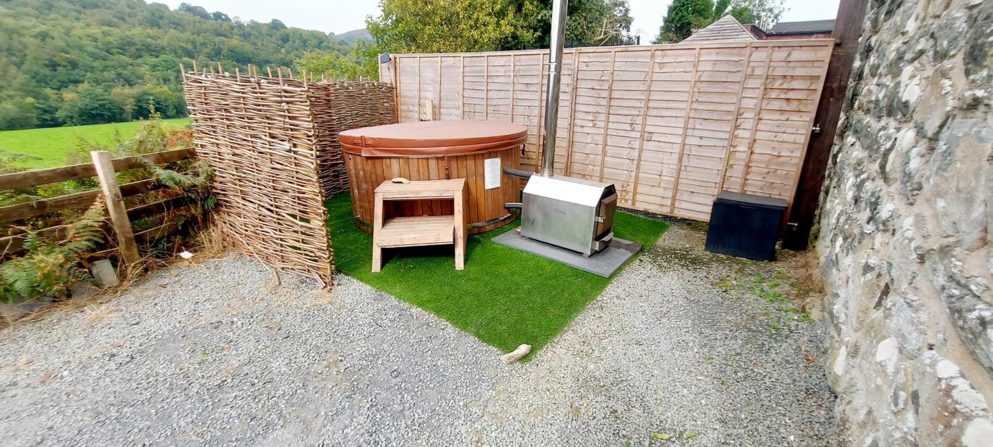 Cader Mountain View Cottage With Hot Tub In Snowdonia ドルゲラウ エクステリア 写真